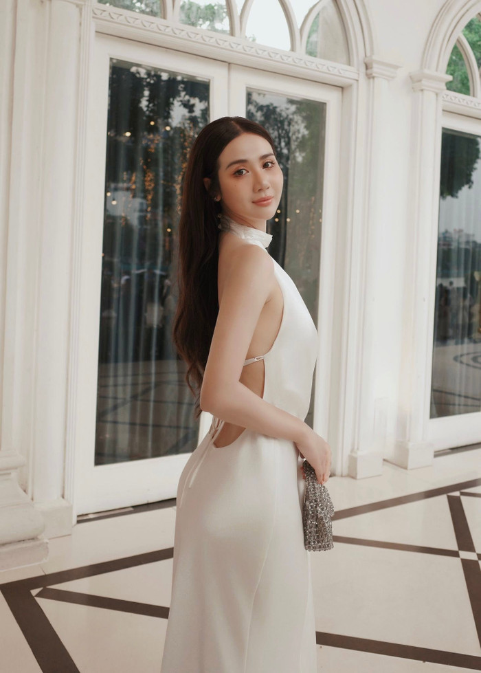 Huyền Lizzie hiện vẫn độc thân, cô dành thời gian cho công việc và chăm sóc con trai đầu lòng. Ảnh: FBNV