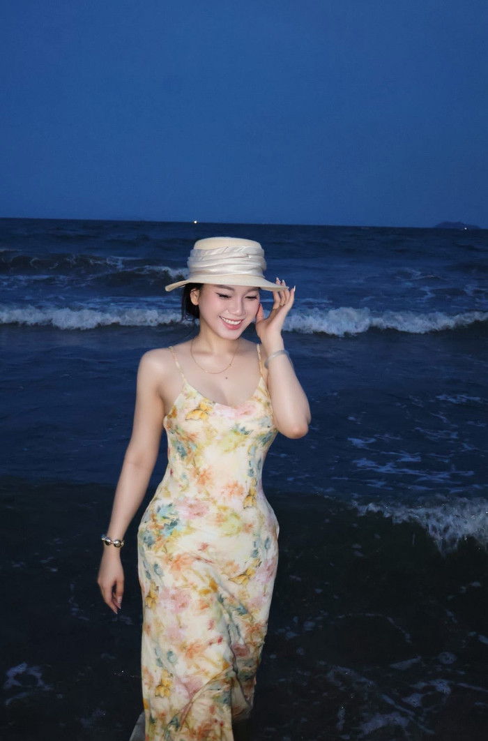 Nguyễn Linh, vợ Hồ Văn Cường vừa khoe nhan sắc sau khi sinh. Ảnh: FBNV