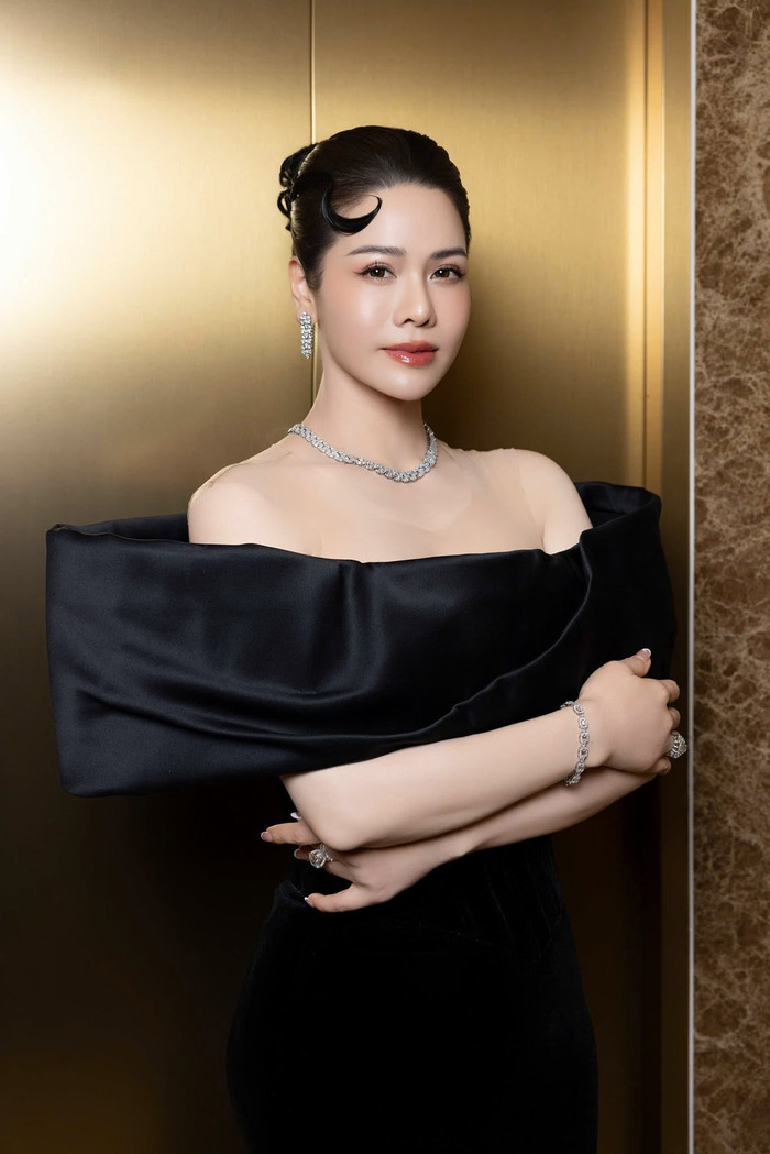 Dù là trên màn ảnh hay trong những khoảnh khắc đời thường, Nhật Kim Anh cho thấy sức hút không hề giảm nhiệt của mình (Ảnh: FBNV).