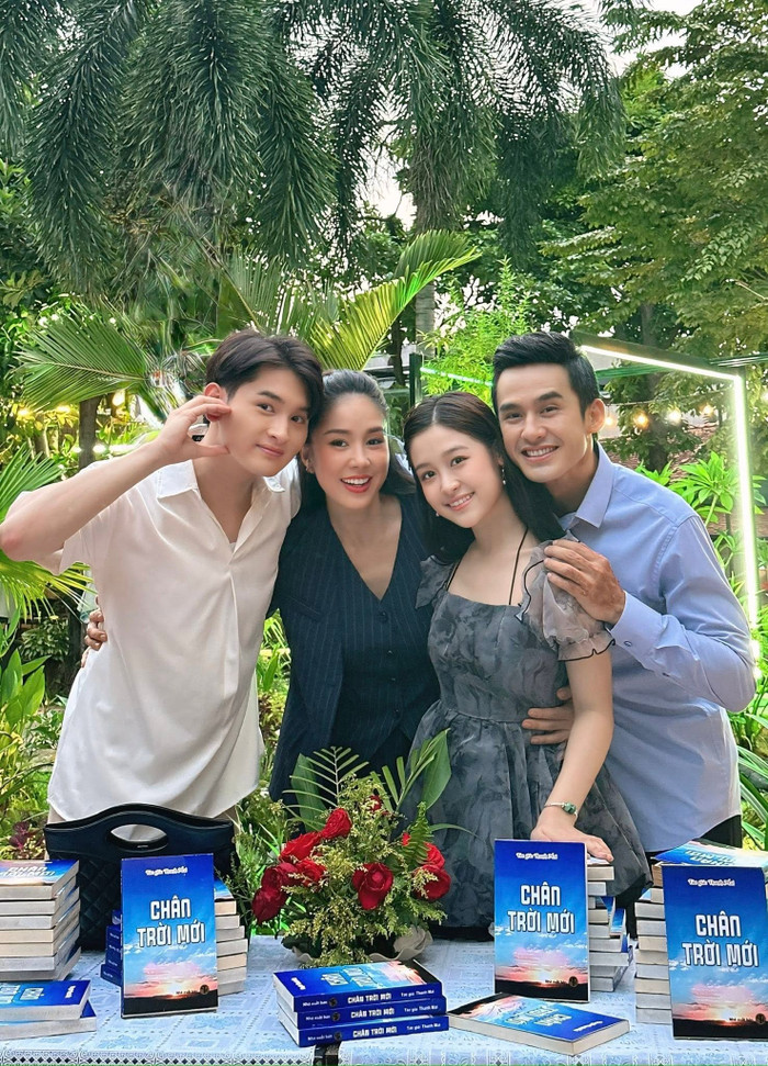 Đầu năm 2026, Lê Phương ghi dấu ấn với vai Thanh Mai trong phim Bóng ma hạnh phúc, tiếp tục khẳng định khả năng diễn xuất ở dòng phim tâm lý.
