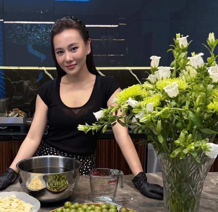 Nhìn cách Phương Oanh xuất hiện trên mạng xã hội thời gian gần đây, nhiều khán giả dễ dàng cảm nhận cô đang có một cuộc sống bình yên. Ảnh: FBNV