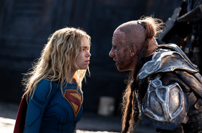 Supergirl chính thức ra mắt phòng vé Bắc Mỹ với khoảng 18 triệu USD trong ngày đầu công chiếu, mở màn ở vị trí thứ hai.