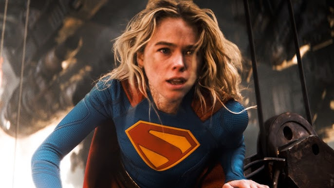 Milly Alcock lần đầu đảm nhận vai Kara Zor-El, mang đến hình ảnh một Supergirl trẻ trung với nhiều tổn thương và khát vọng.