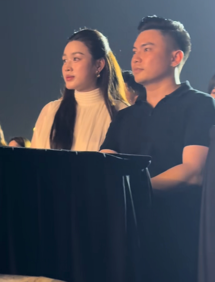Đỗ Thị Hà và chồng được bắt gặp tham gia một sự kiện ở Hà Nội. Ảnh: tranduynamm