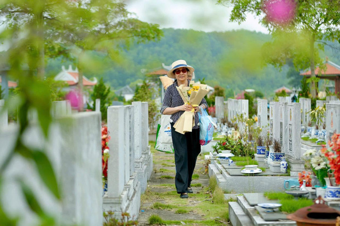 Ngày Gia đình Việt Nam (28/6): Nhiều gia đình dành thời gian trở về cội nguồn, vun đắp đạo hiếu Ảnh 1