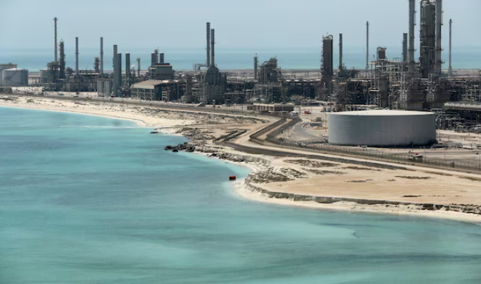 Toàn cảnh nhà máy lọc dầu và cảng xuất khẩu dầu Ras Tanura của Saudi Aramco tại Saudi Arabia, chụp ngày 21/5/2018. Ảnh tư liệu: Reuters/Ahmed Jadallah.