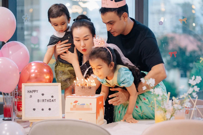 Võ Hạ Trâm và chồng Ấn Độ trùng ngày sinh nhật.