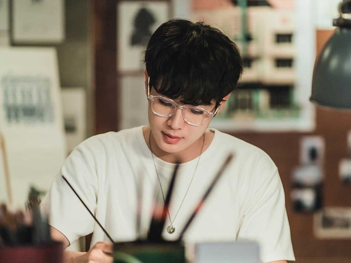 Trước đó, Choi Woo Shik trở thành tâm điểm tranh cãi sau một sự kiện thời trang diễn ra tại Paris (Pháp).