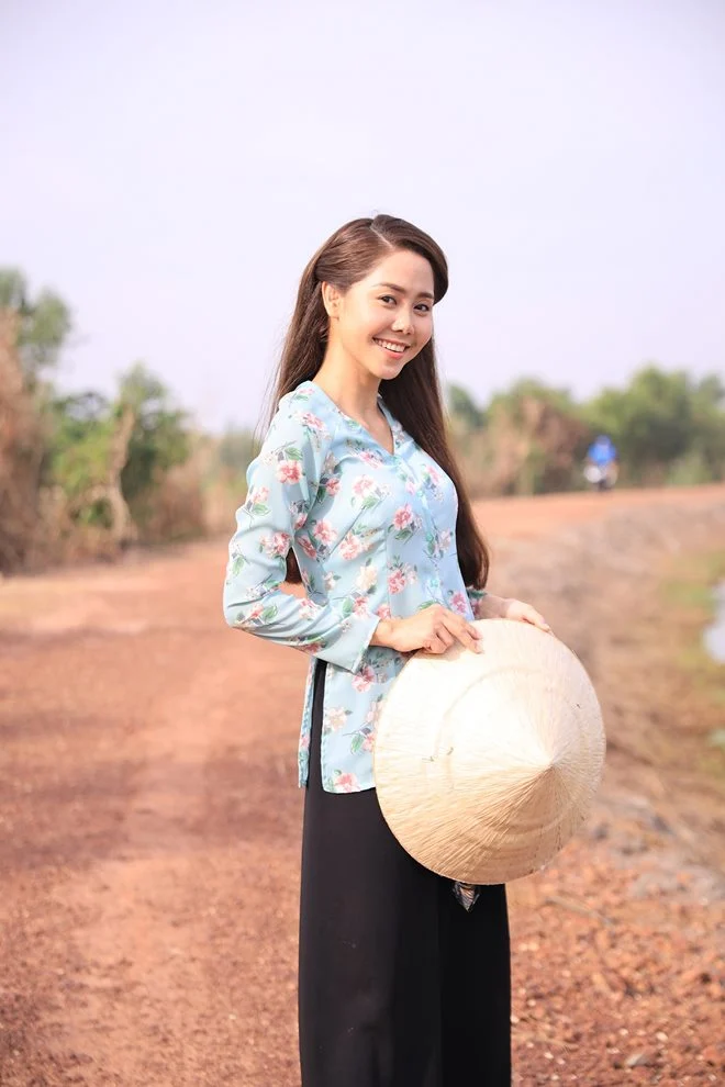 Tường Vi gây ấn tượng với vai Thắm trong series phim Cô Thắm Về Làng.