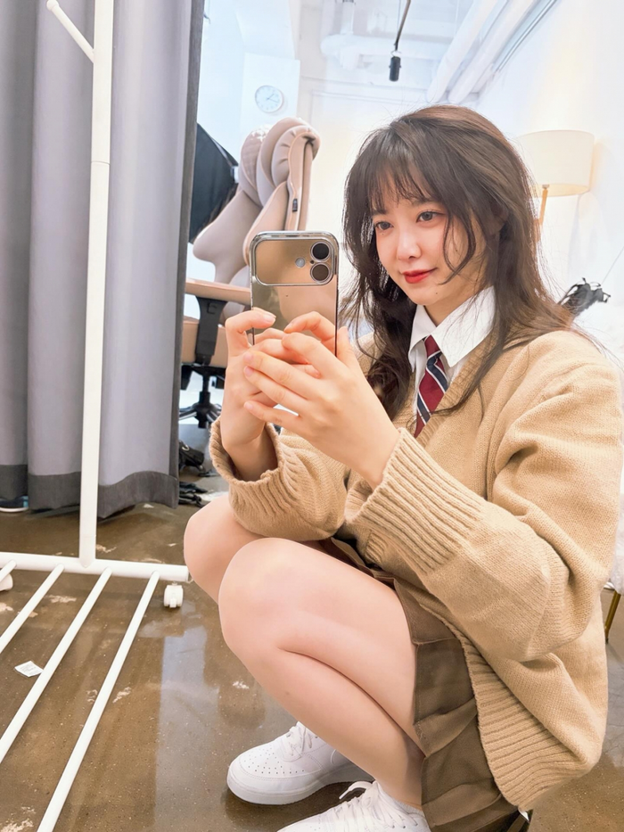 Goo Hye Sun gây sốt với tạo hình nữ sinh ở tuổi 42, nhan sắc trẻ trung khiến dân mạng bất ngờ Ảnh 2