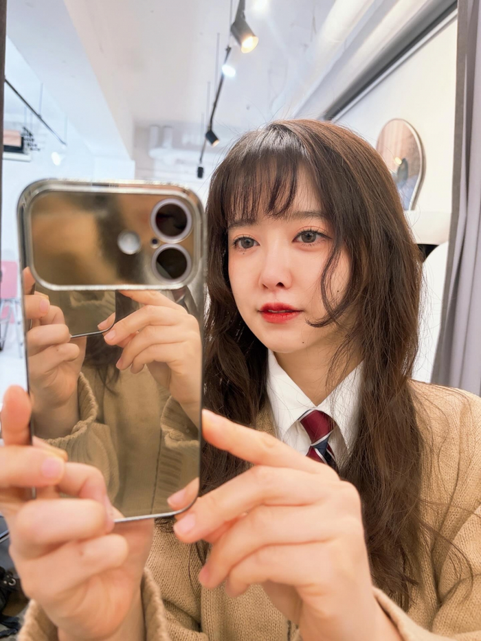Goo Hye Sun đăng tải loạt ảnh mới trên trang cá nhân kèm dòng trạng thái hài hước.