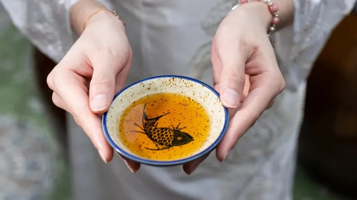 Ít người biết ở quê Mỹ Tâm có một làng nước mắm hơn 100 năm tuổi, mùi biển thấm vào từng nếp nhà Ảnh 8