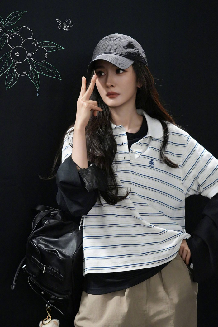 &nbsp;Dương Mịch được nhận xét ngày càng trẻ trung, tươi tắn hơn so với tuổi thật. Ảnh: Weibo