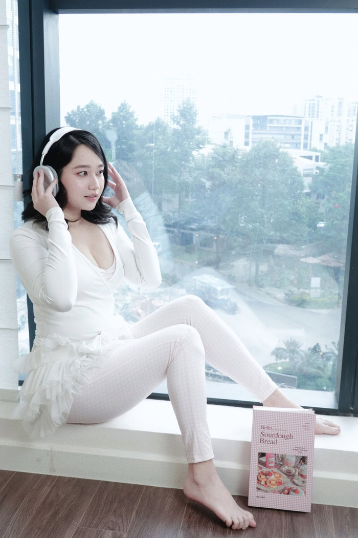 Trúc Anh tự tin khoe vóc dáng thanh thoát sau quá trình vượt qua biến cố sức khỏe. (Nguồn: FBNV