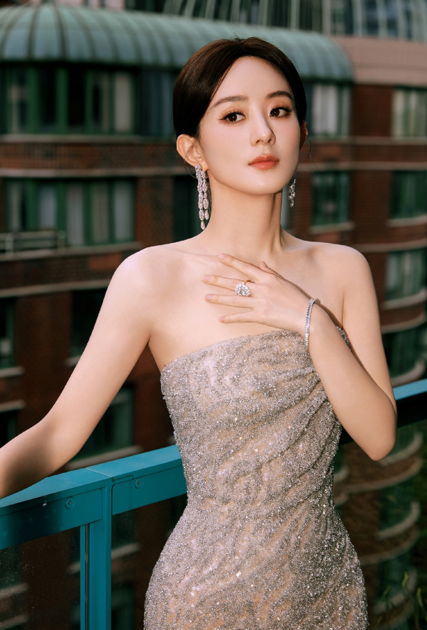 Triệu Lệ Dĩnh được đánh giá là người sớm thoát khỏi hình ảnh 'ngôi sao lưu lượng' nhờ liên tục thử sức với các vai diễn chính kịch.
