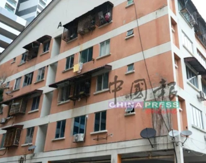 Căn phòng cho thuê bốc mùi hôi nồng nặc, chủ nhà 'tái mặt' khi kiểm tra Ảnh 1