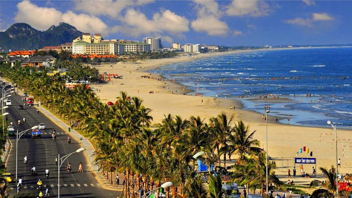 Nét đẹp ở thành phố biển quê Tiểu Vy.
