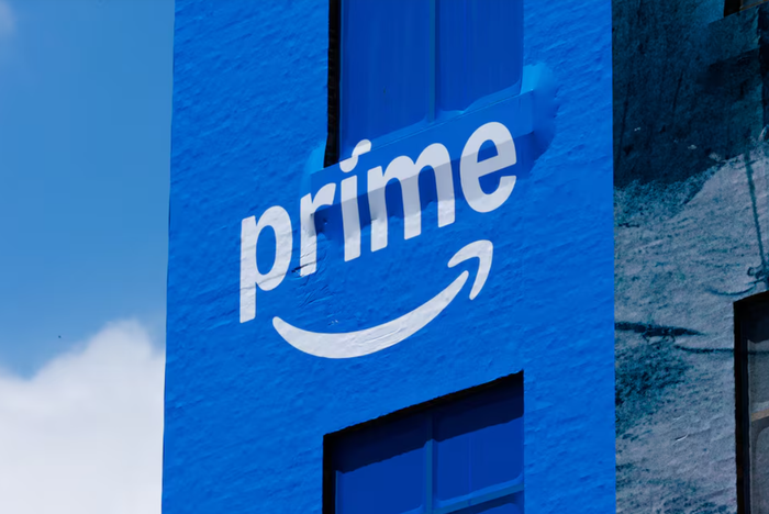 Một tòa nhà ở trung tâm thành phố được bao phủ bởi quảng cáo Amazon Prime trước thềm Comic-Con International, tại San Diego, California, Mỹ, ngày 22 tháng 7 năm 2025. Ảnh: Reuters