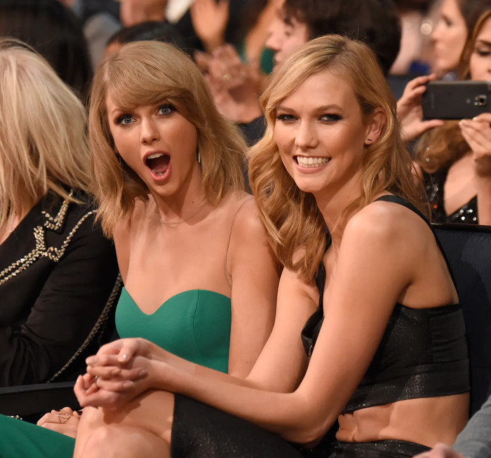 Taylor Swift và Karlie Kloss.