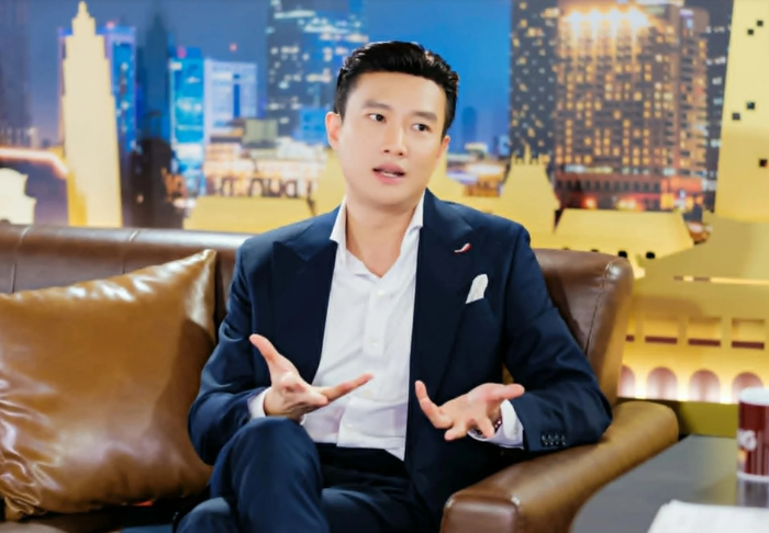 &nbsp;Quốc Trường gây chú ý khi dành nhiều lời nhận xét tích cực cho Ngọc Trinh.&nbsp;
