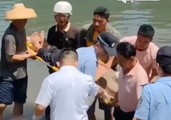 Trôi dạt giữa biển suốt 7 ngày 6 đêm, người đàn ông sống sót nhờ ăn một thứ khó tin Ảnh 1