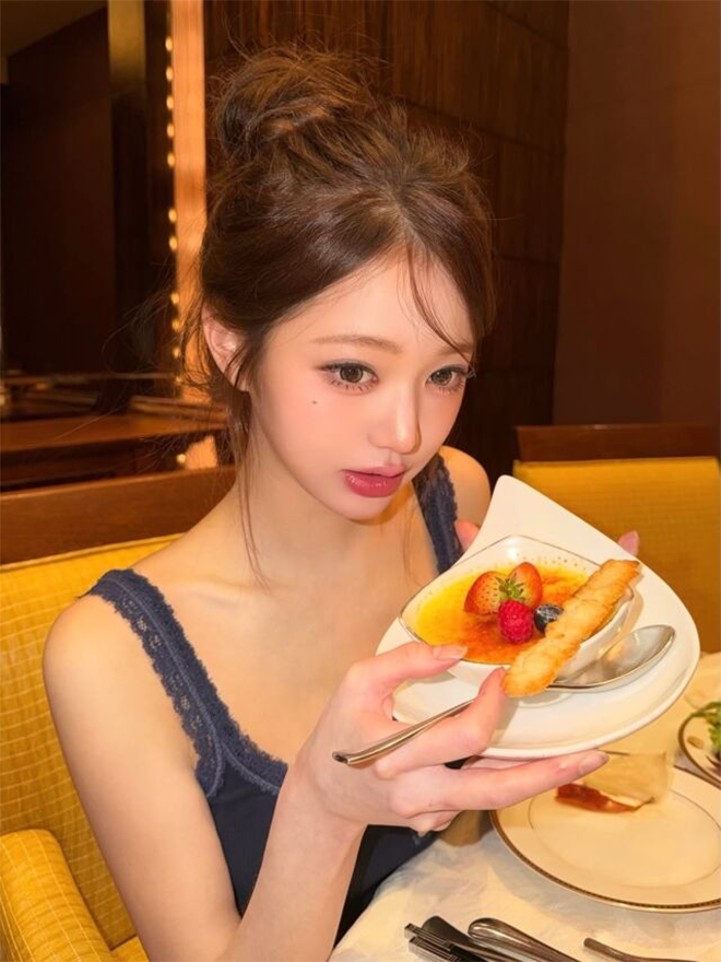 Jang Won Young (IVE) gây sốt với loạt ảnh đời thường Ảnh 2