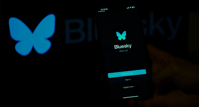 Bluesky điều chỉnh chiến lược phát triển, từ tham vọng cạnh tranh X của Elon Musk sang mô hình cộng đồng lấy cảm hứng từ Reddit. Ảnh: CNBC