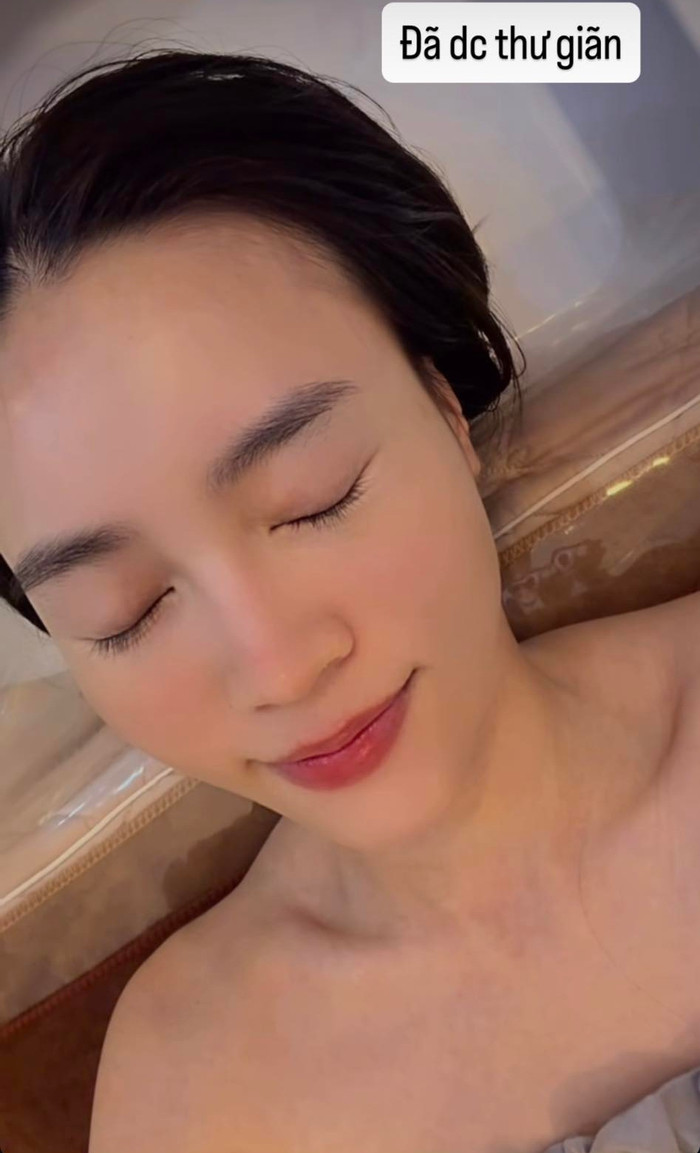 Ninh Dương Lan Ngọc tạm dừng công việc, dành thời gian để nghỉ ngơi, thư giãn.&nbsp;