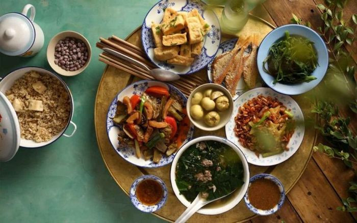 Bữa cơm quê đậm đà.