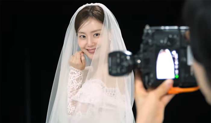 Nhiều khán giả dành lời khen cho nhan sắc ngày càng mặn mà của Moon Chae Won.