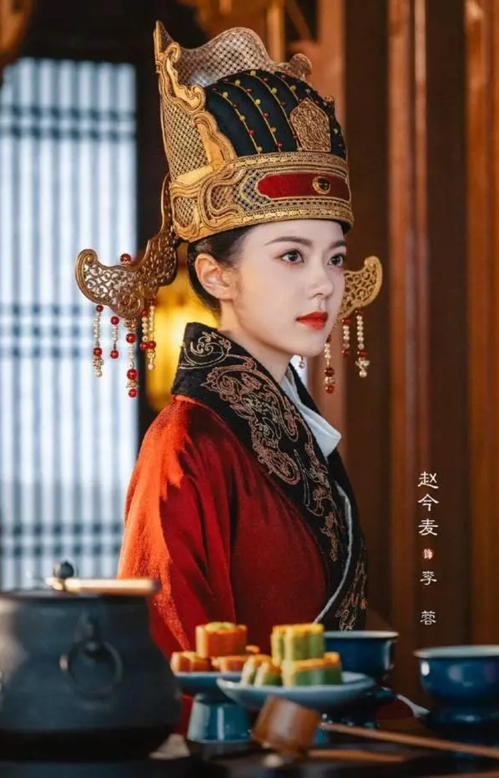 Triệu Kim Mạch gây nhiều tranh luận khi đảm nhận vai Trưởng công chúa Lý Dung trong Độ Hoa Niên. Ảnh: Sohu