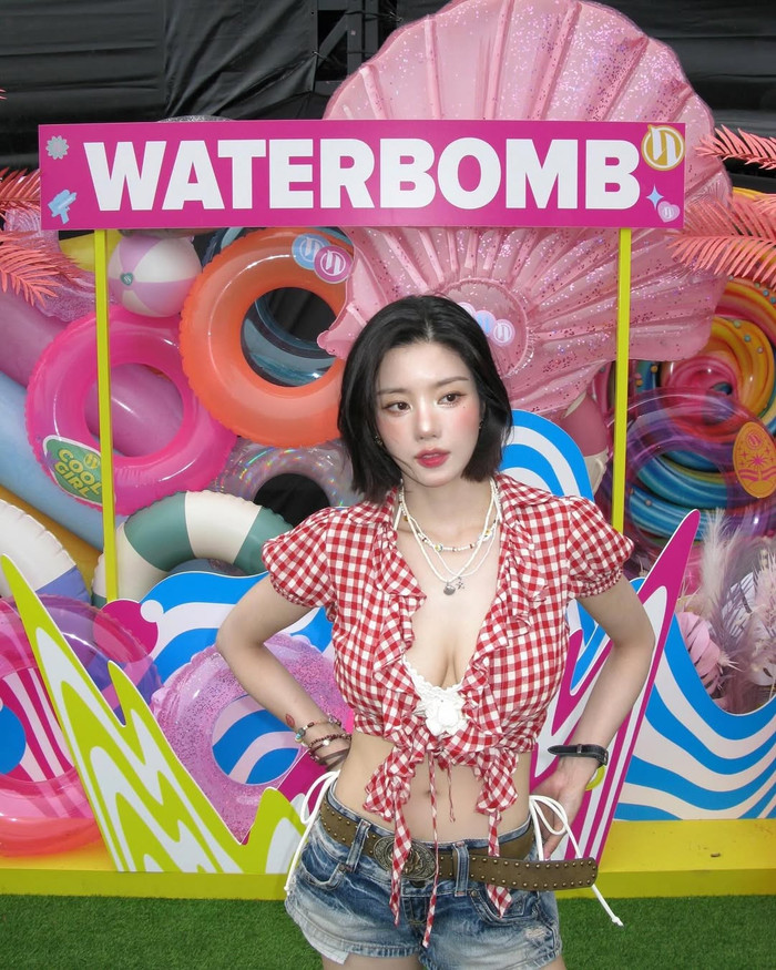 Việc biểu diễn tại nhiều lễ hội Waterbomb đã giúp Kwon Eun Bi trở nên nổi tiếng hơn và sự nghiệp cá nhân trở nên phát triển hơn. Ảnh: IGNV