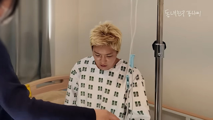 Ca sĩ Kangnam nhập viện vì cơn đau.&nbsp;