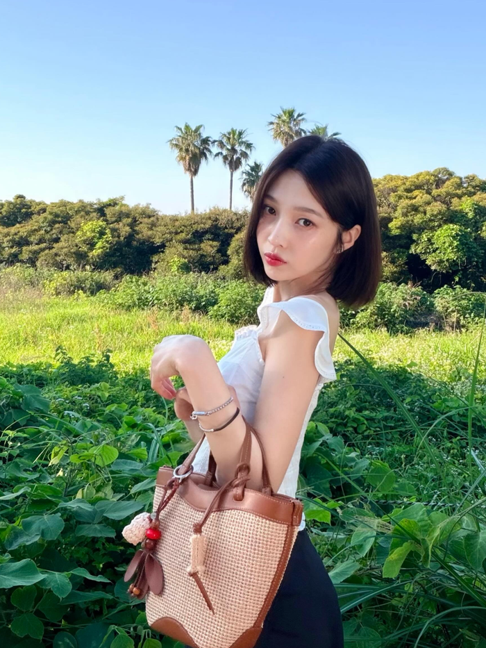 Joy (Red Velvet) gây sốt với visual ngọt ngào giữa mùa hè, nhan sắc ngày càng thăng hạng Ảnh 1
