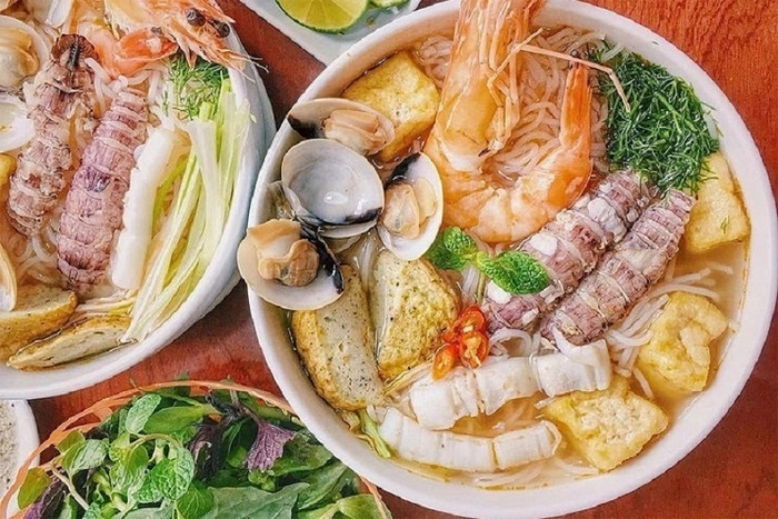 Bún hải sản ở Đà Nẵng.