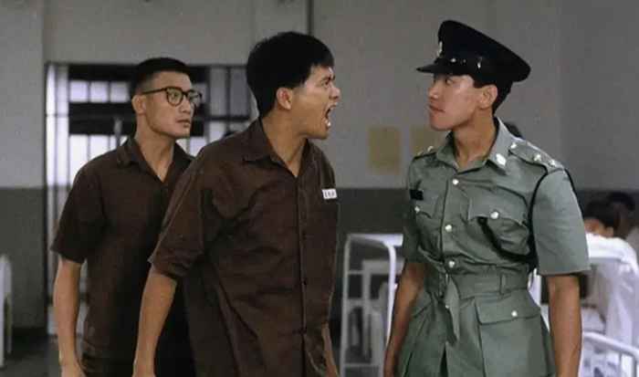 Châu Nhuận Phát ghi dấu ấn mạnh mẽ với vai diễn kinh điển trong Ngục Tù Phong Vân, bộ phim mở đường cho dòng phim nhà tù Hong Kong. Ảnh: Sohu&nbsp;