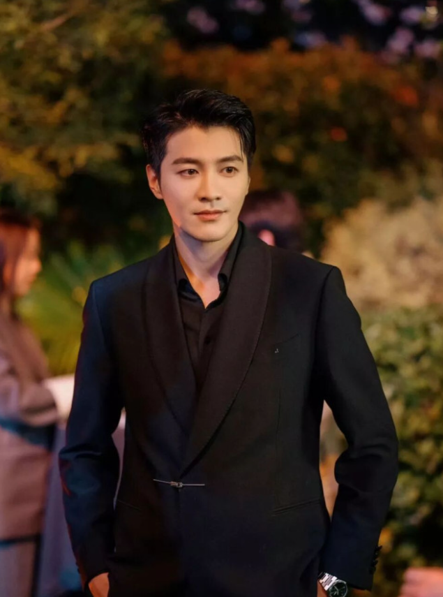 Sự ra đi đột ngột của Kim Trạch ở tuổi 33 khiến nhiều đồng nghiệp và người hâm mộ bàng hoàng.
