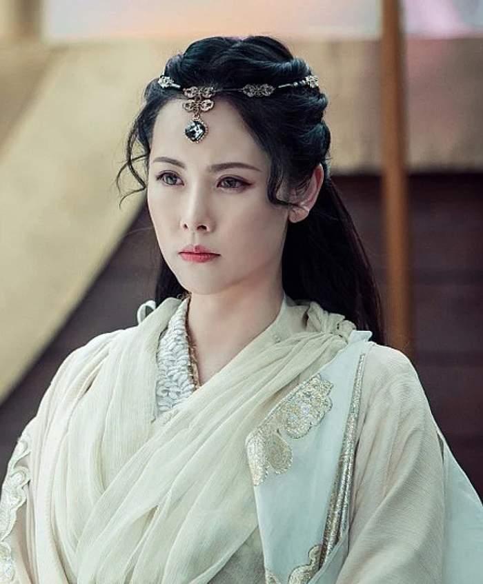 Tử Sam Long Vương Đại Ỷ Ty là người phụ nữ mang vẻ đẹp khiến cả võ lâm phải kinh ngạc.