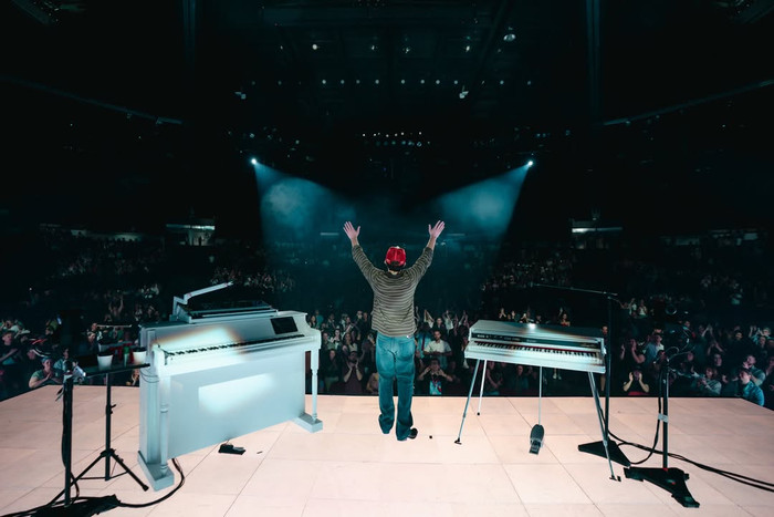 Charlie Puth hủy show sát giờ G, người hâm mộ lo lắng Ảnh 6
