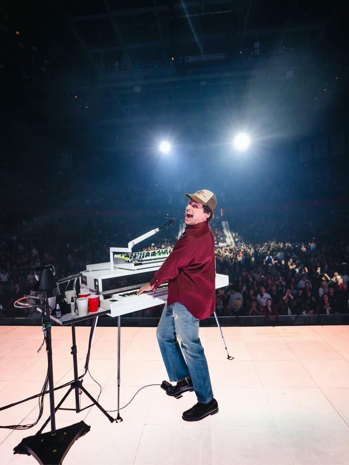 Charlie Puth hủy show sát giờ G, người hâm mộ lo lắng Ảnh 1