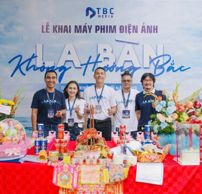 Nam nghệ sĩ lựa chọn đồng hành cùng dự án La Bàn Không Hướng Bắc trong vai trò cố vấn nghệ thuật, thay vì trực tiếp tham gia diễn xuất như kỳ vọng ban đầu của ê-kíp.