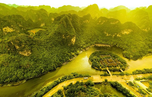 Cảnh đẹp non nước Ninh Bình.