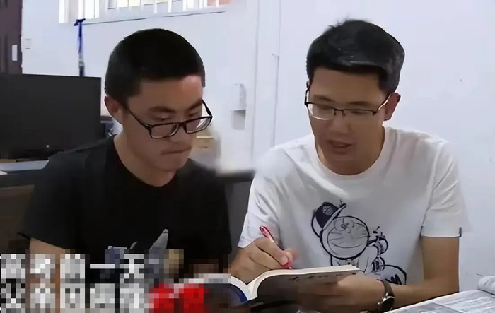 Cha qua đời trước kỳ thi đại học 1 ngày, chàng trai 19 tuổi gây xúc động với quyết định sau đó Ảnh 3