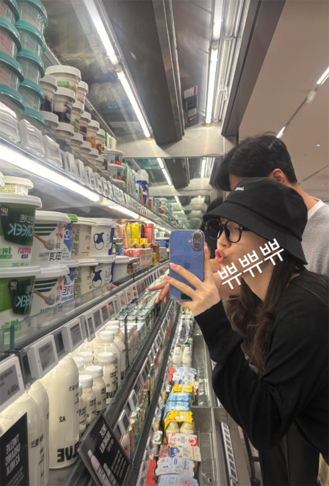 Hình ảnh được Ryu Hwa Young chia sẻ.