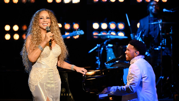 Mariah Carey lại lộ ảnh thân mật với bạn trai tin đồn Ảnh 1