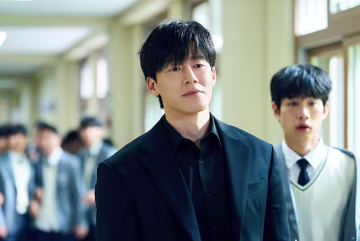 Nhân vật Na Hwa Jin do Kim Moo Yeol thủ vai trở thành tâm điểm của bộ phim với những màn đối đầu đầy quyết liệt trong môi trường học đường.