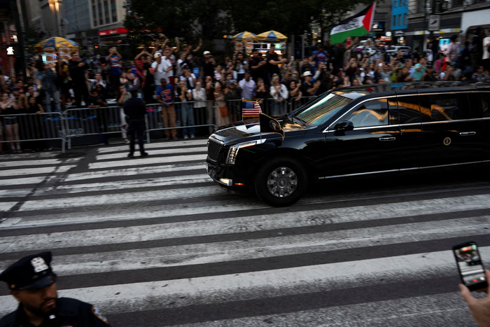 Donald Trump xuất hiện tại trận chung kết NBA ở New York Ảnh 2