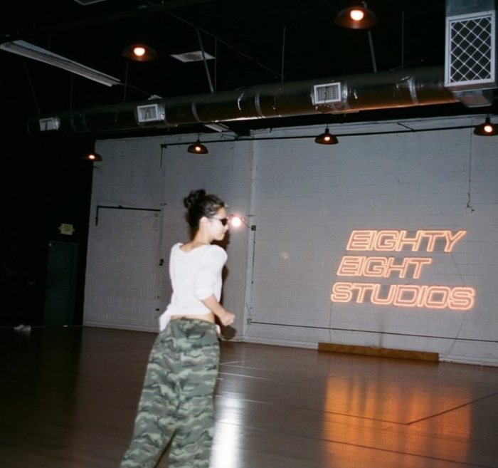 Jennie cũng khiến người hâm mộ thích thú khi chia sẻ cuộc sống thường ngày tại New York.&nbsp;