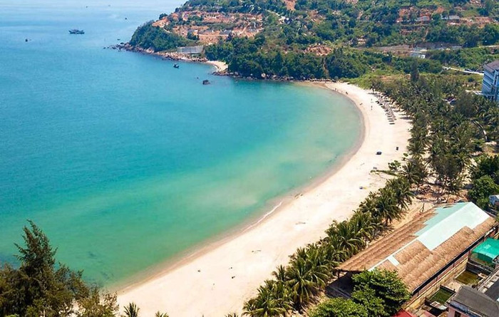 Đà Nẵng quê Mỹ Tâm có loạt bãi biển giữ được vẻ hoang sơ giữa mùa du lịch Ảnh 3