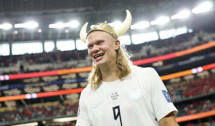 Haaland nghẹn ngào khi giúp Na Uy lần đầu thắng một trận knock-out World Cup và viết nên cột mốc lịch sử. Ảnh: FIFA